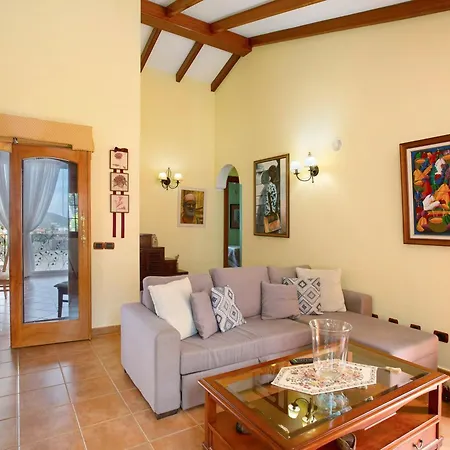 Casa Lucas * Vega de San Mateo